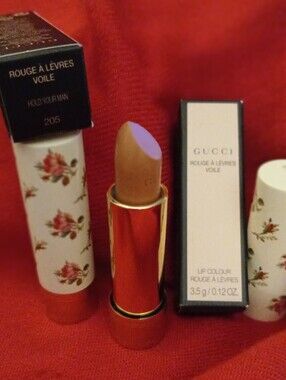 Gucci Rouge à Lèvres Voile Lipstick 205 Hold Your Man - Cream Brown